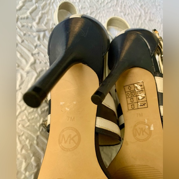 Women’s Michael Kors Navy/White Heels - Picture 7 of 8